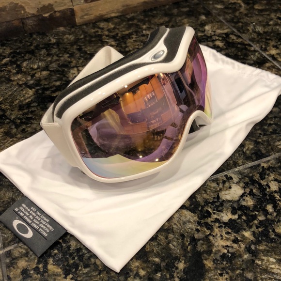 Oakley Accessories - Oakley snow goggle